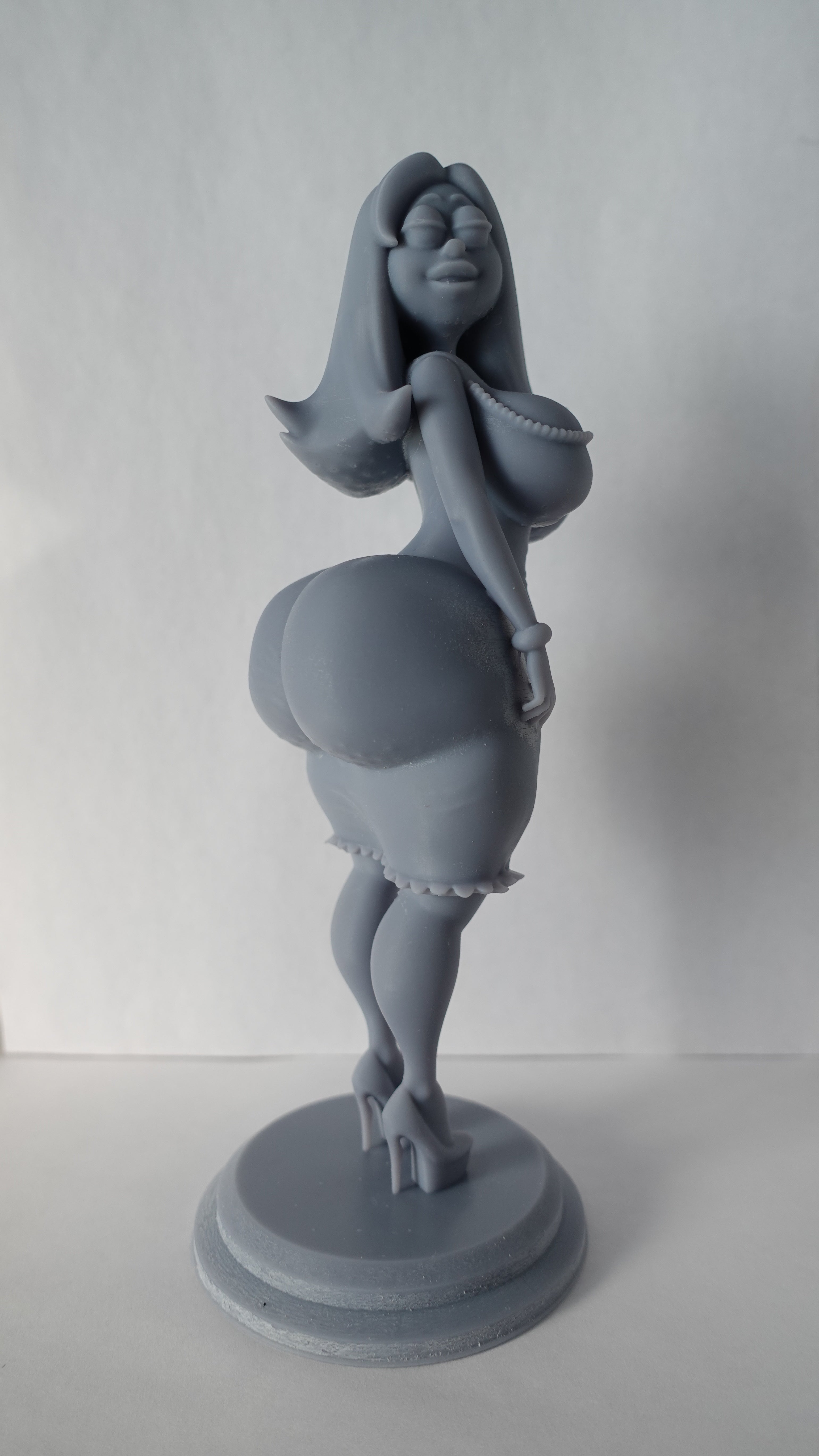 Francine Smith Fan Art – 1/10 Scale Resin Model Kit – 9" Unpainted Figure