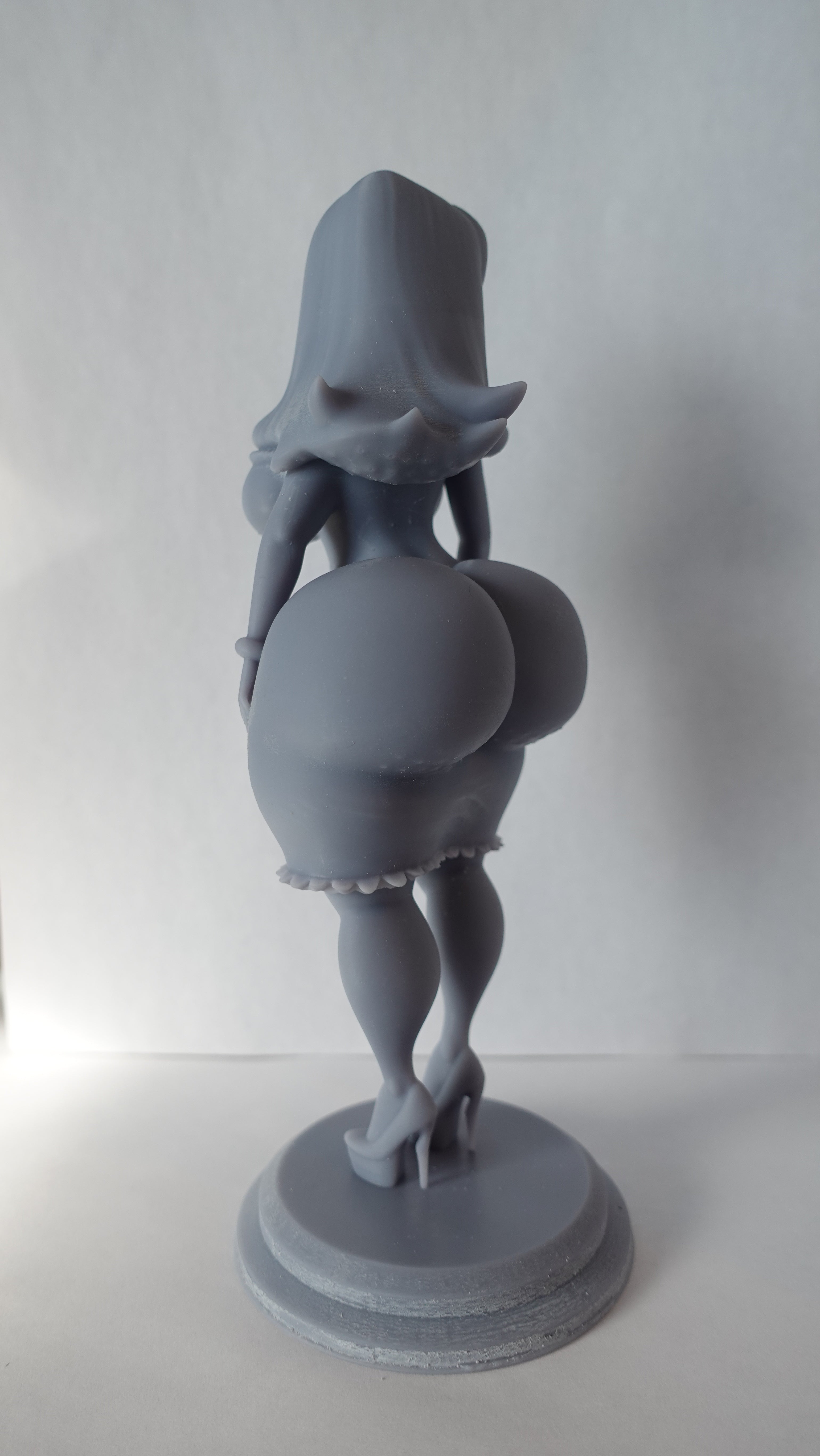 Francine Smith Fan Art – 1/10 Scale Resin Model Kit – 9" Unpainted Figure