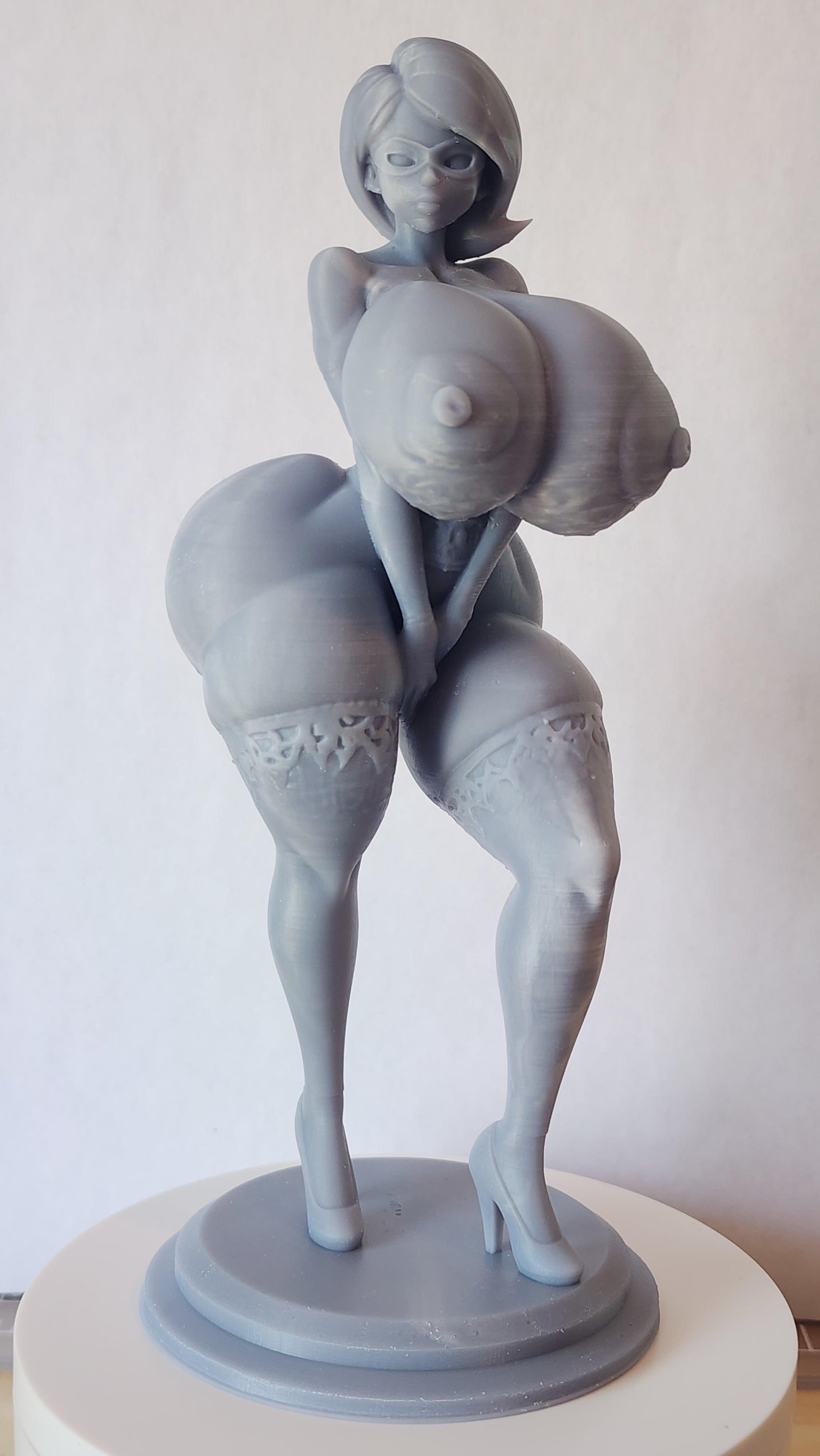 Helen Parr NSFW Figurine - Voluptuous Superhero Pin-Up