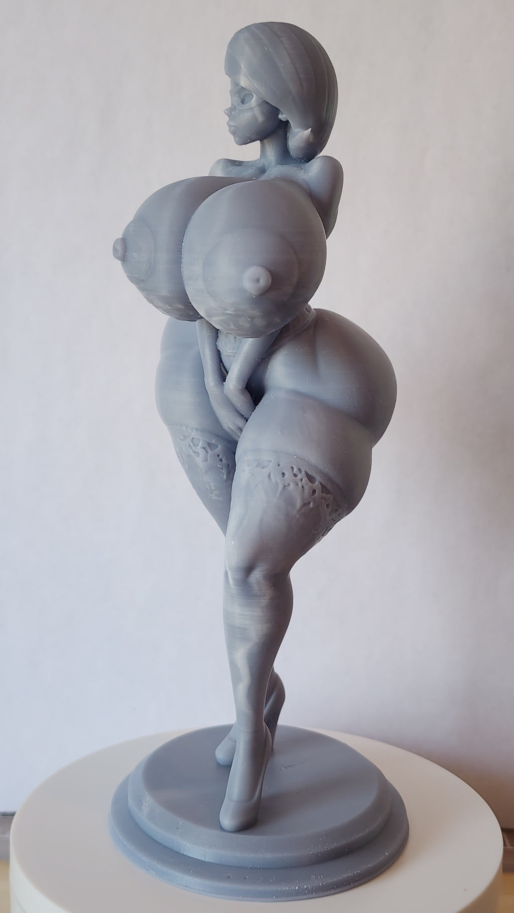 Helen Parr NSFW Figurine - Voluptuous Superhero Pin-Up