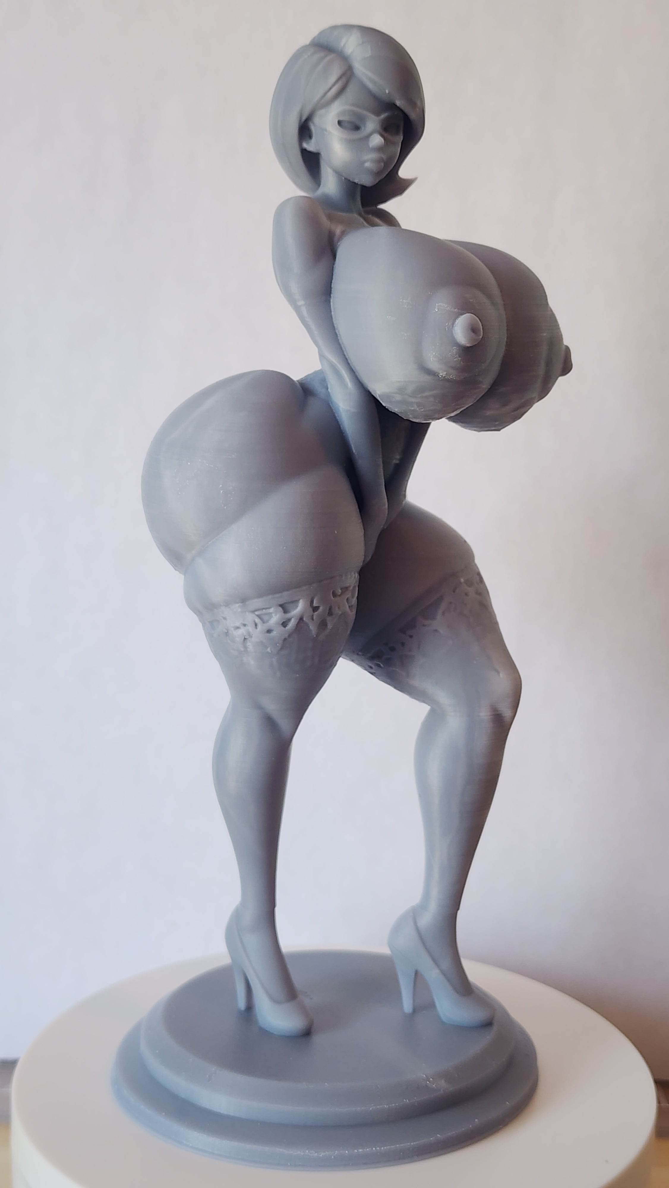 Helen Parr NSFW Figurine - Voluptuous Superhero Pin-Up