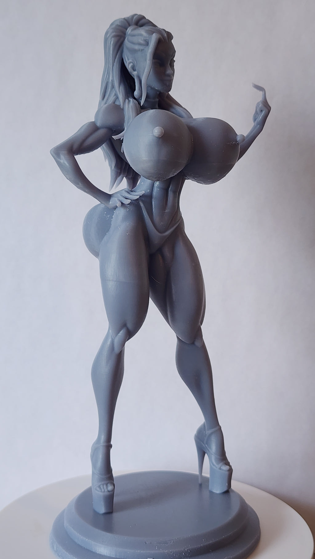 NSFW Jenny Summers Figurine – 7-Inch Voluptuous Sci-Fi Pin-Up Resin Garage Kit