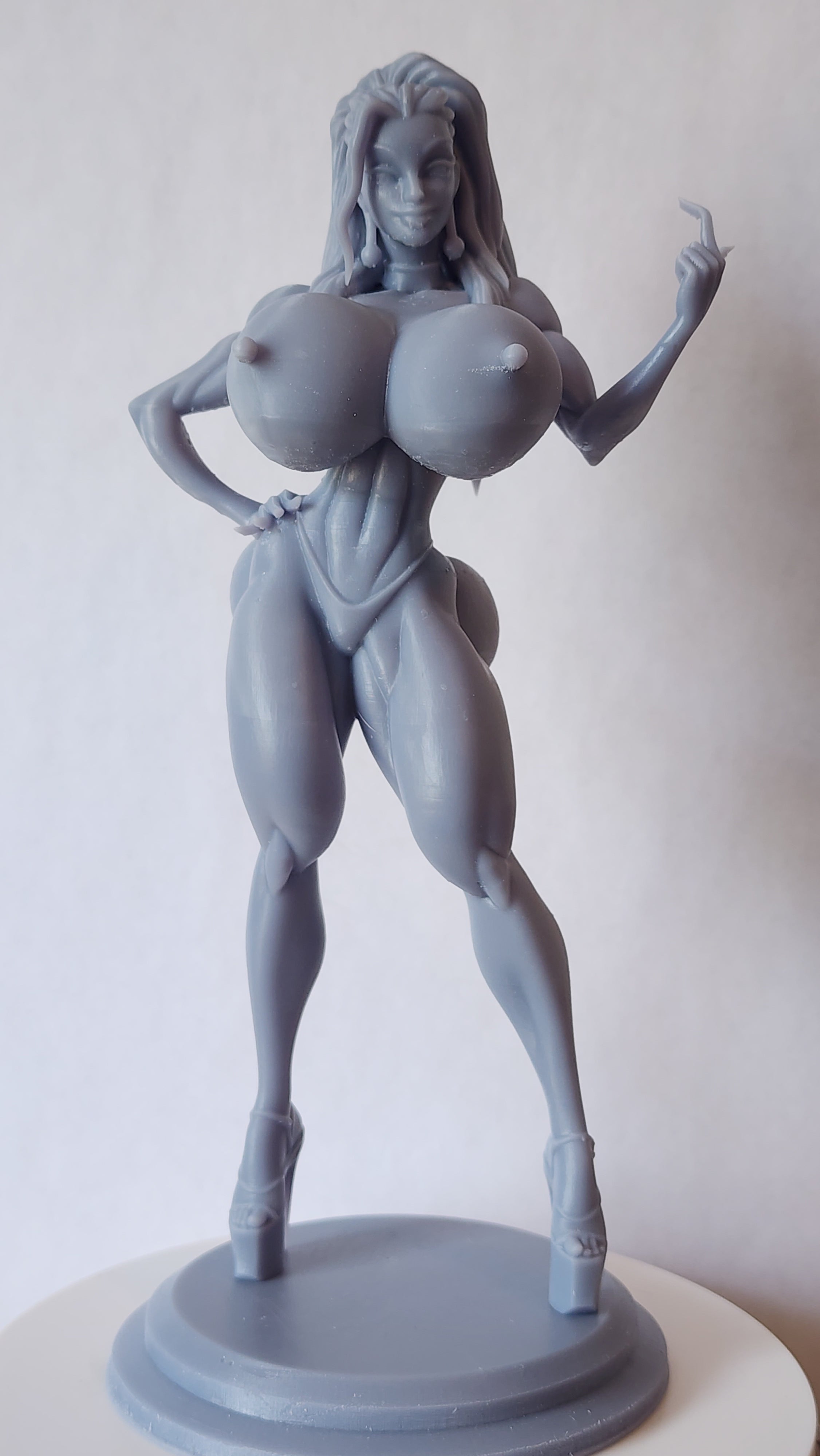 NSFW Jenny Summers Figurine – 7-Inch Voluptuous Sci-Fi Pin-Up Resin Garage Kit