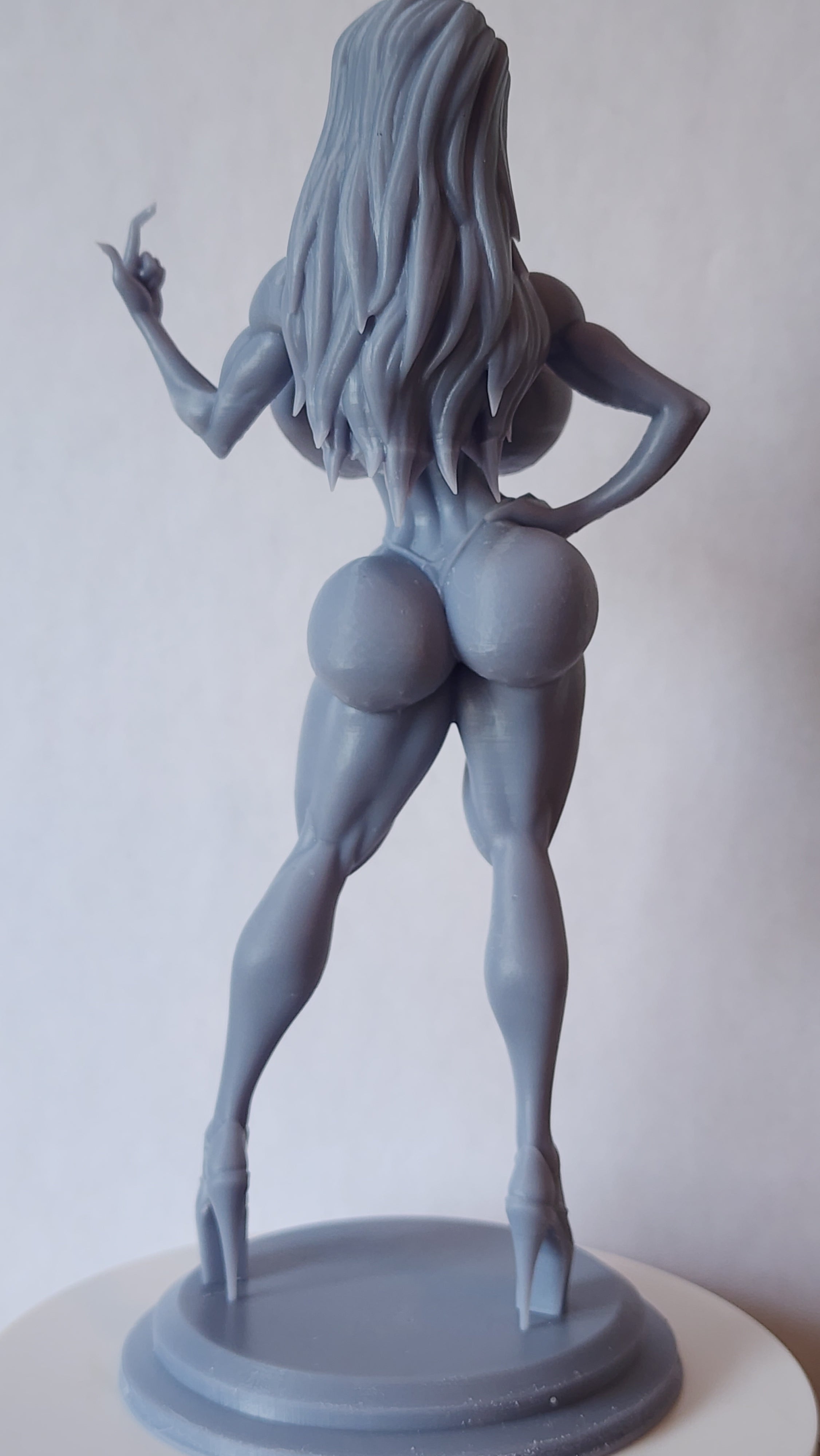 NSFW Jenny Summers Figurine – 7-Inch Voluptuous Sci-Fi Pin-Up Resin Garage Kit