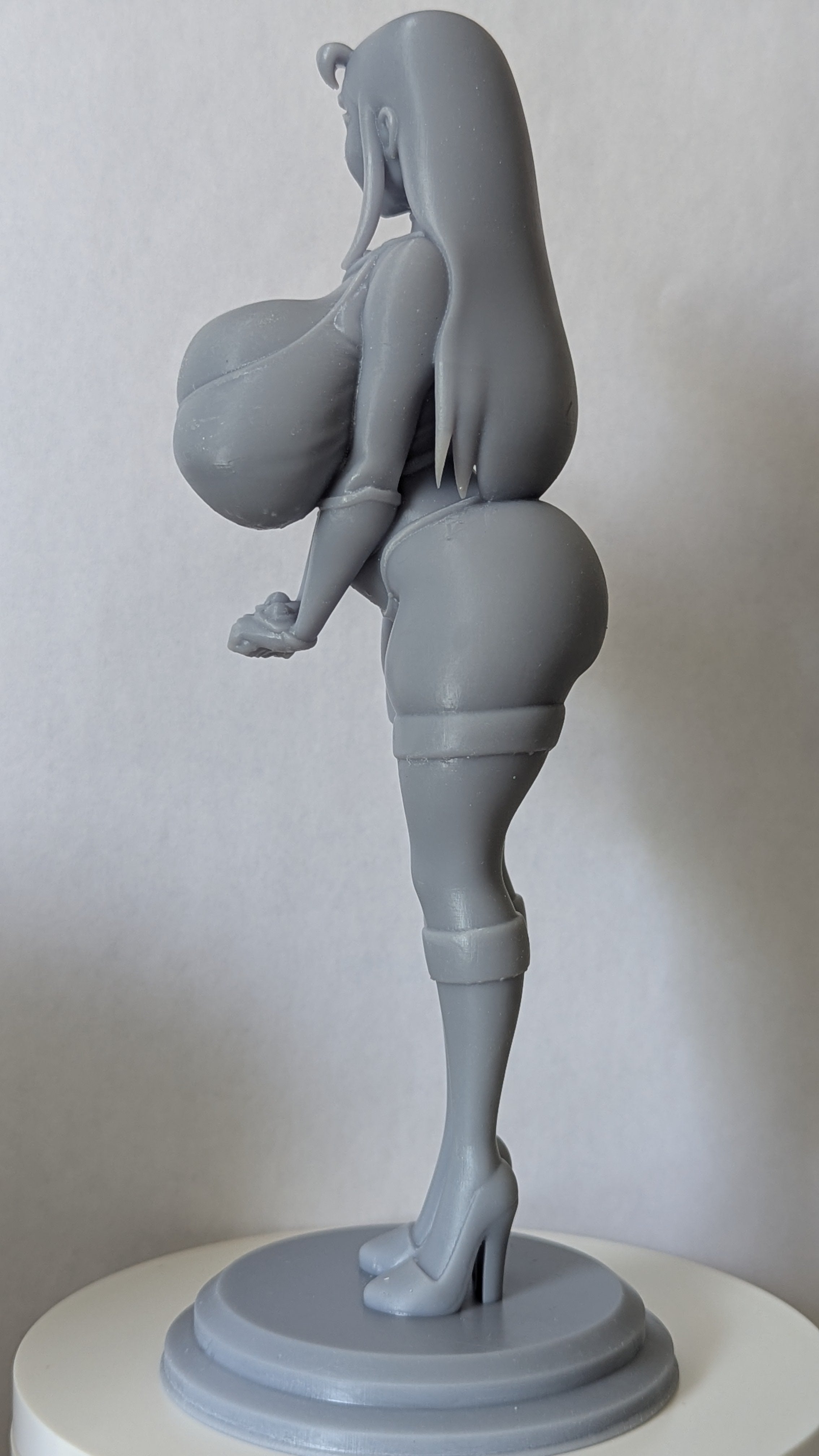 Starfire (Teen Titans) 7.5" Unpainted Figurine - DIY Resin Model Kit