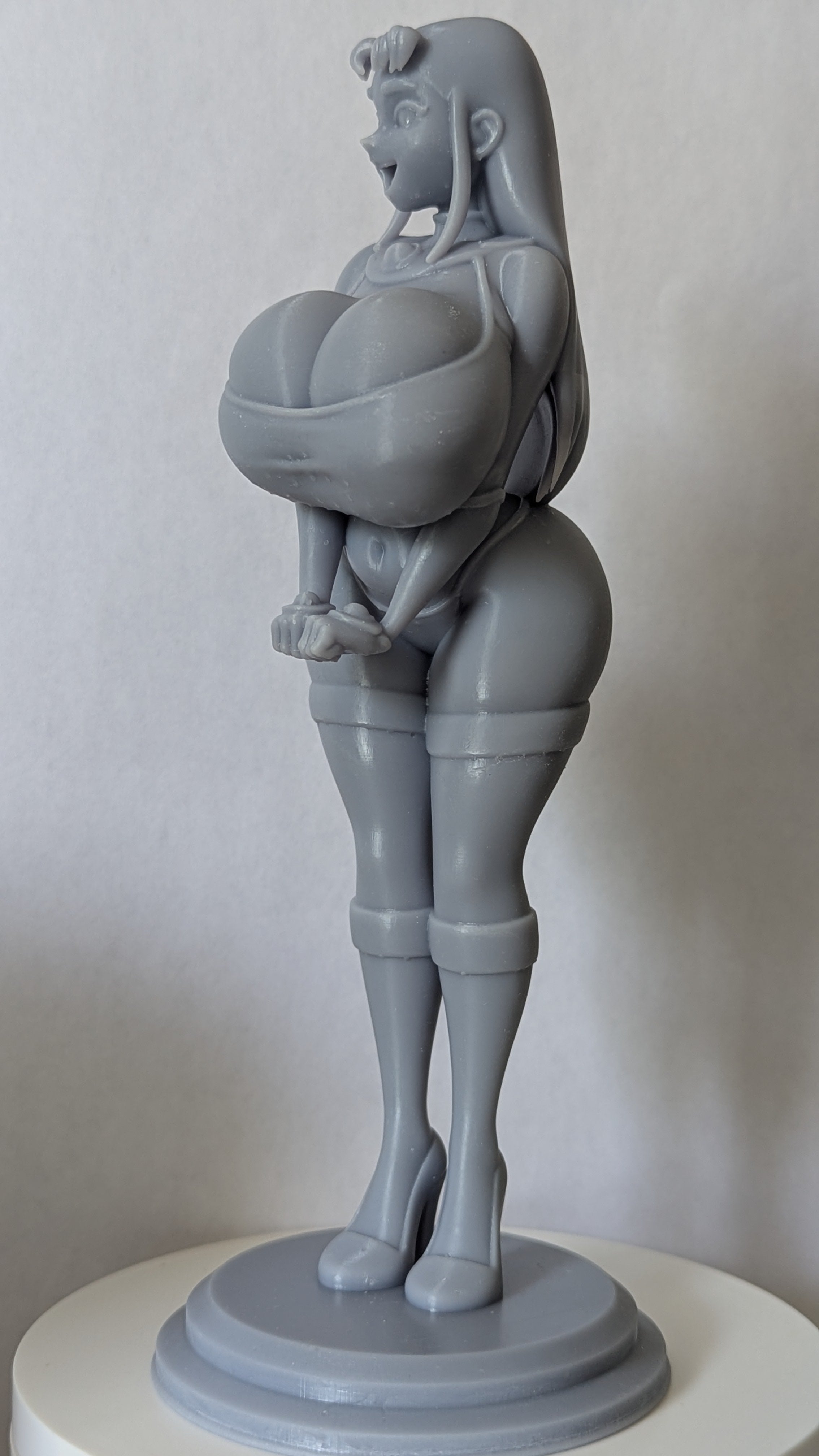 Starfire (Teen Titans) 7.5" Unpainted Figurine - DIY Resin Model Kit