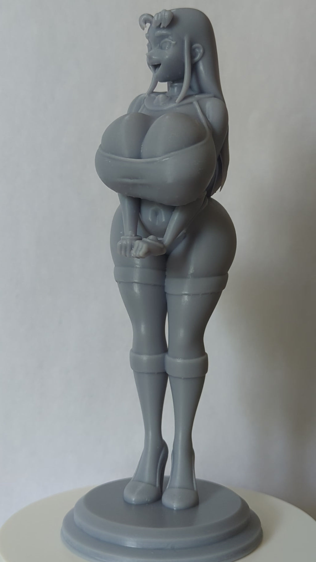 Starfire (Teen Titans) 7.5" Unpainted Figurine - DIY Resin Model Kit